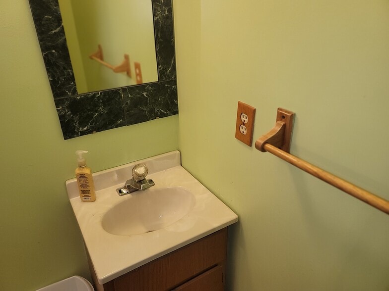 Building Photo - 134 Freedom Trl