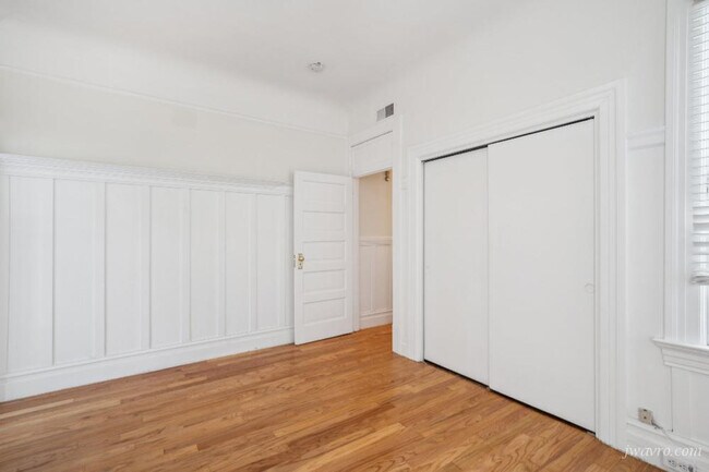 Building Photo - 1749 Greenwich St
