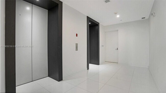 Building Photo - 1100 Biscayne Blvd