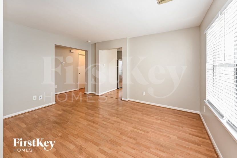 Building Photo - 7234 River Pines Dr