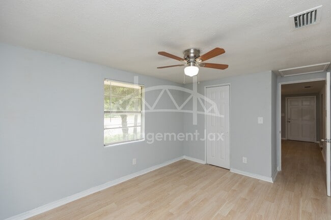 Building Photo - 3303 Jones St