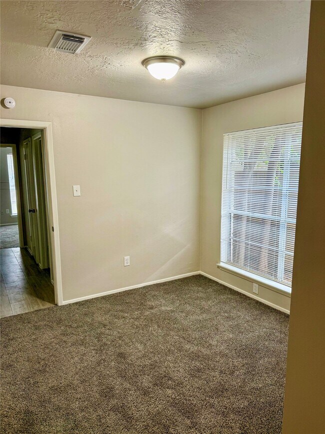Building Photo - 3507 Almondwood Dr