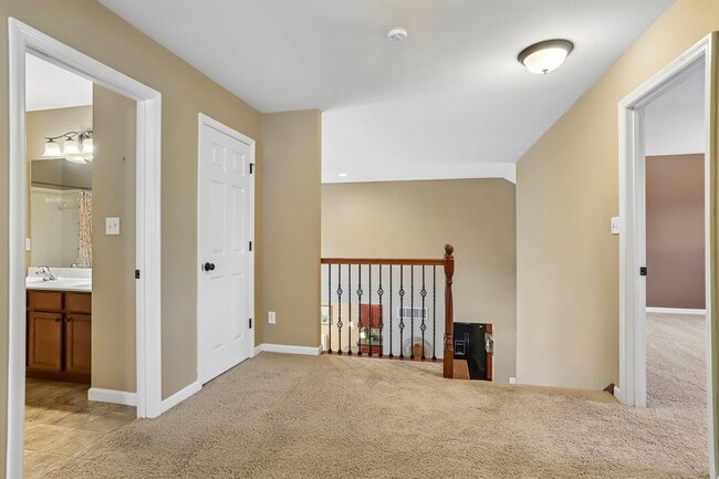 Building Photo - Executive Lease Opportunity - 4 Bed 3 Bath