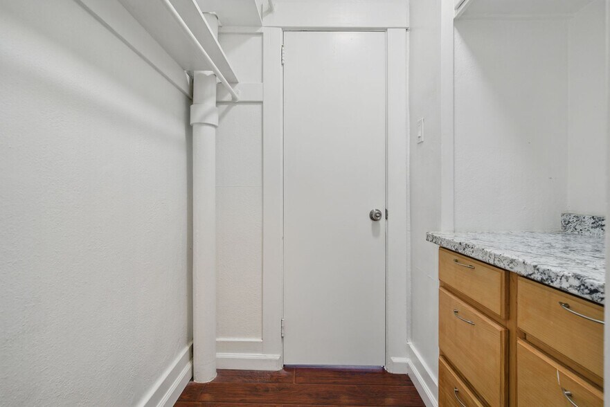 Building Photo - 3312 2nd St
