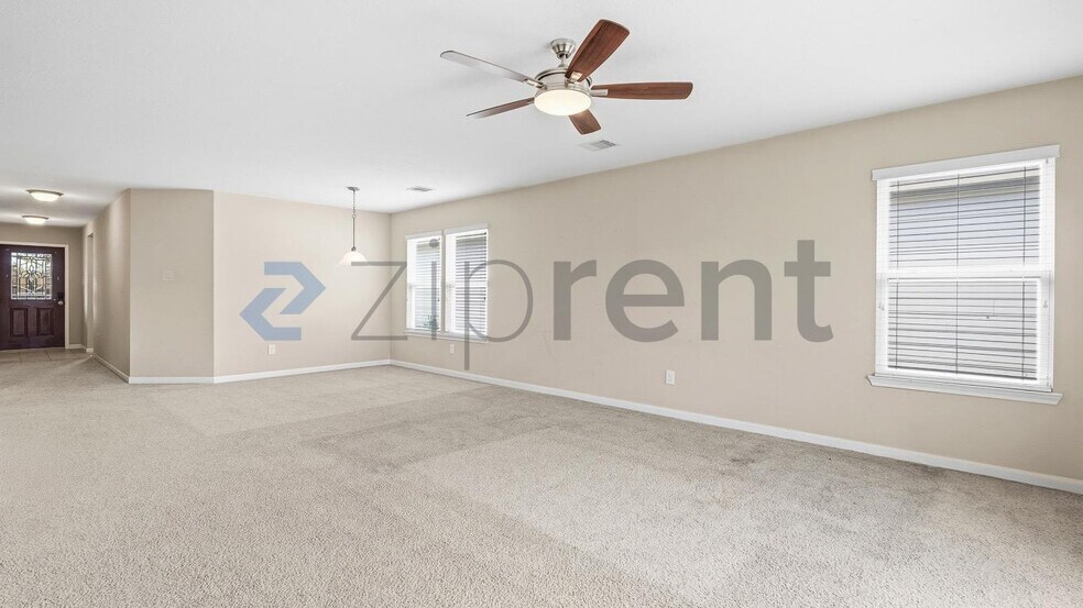 Building Photo - Unit