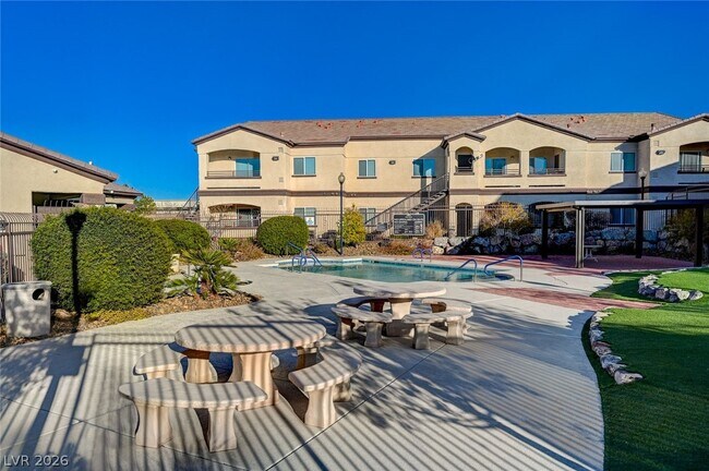 Building Photo - 2291 W Horizon Ridge Pkwy