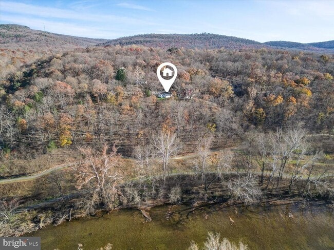 Building Photo - 440 Redbud Ln