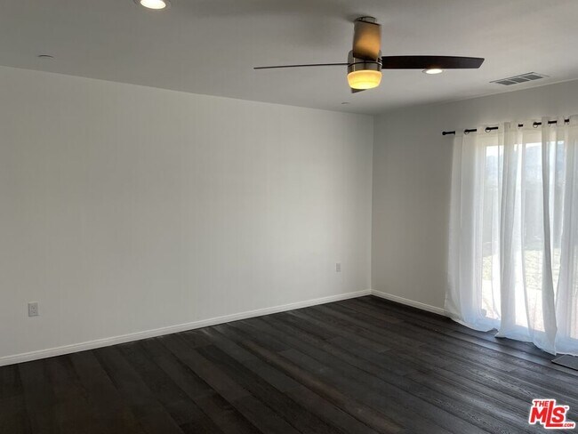 Building Photo - 2877 Gram Dr