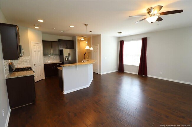 Building Photo - 408 Starkey St