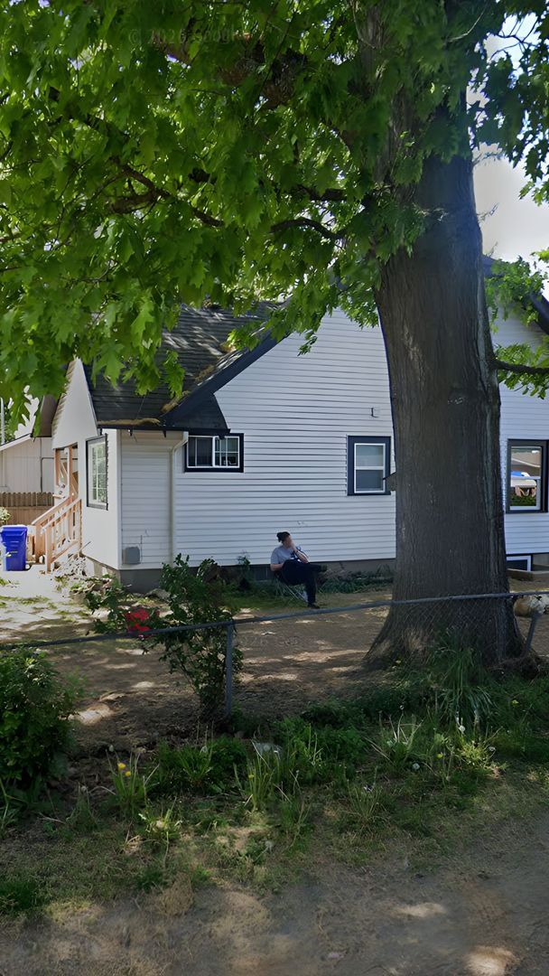 Building Photo - Amazing remodeled 4 bedroom home with fenced yard. $500 off first month rent thru 04/30/2026!!