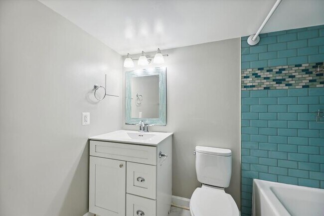 Building Photo - 1824 Allison St NW