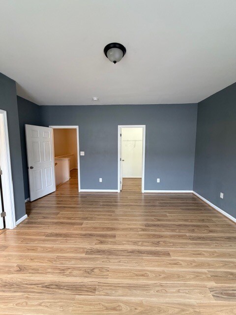 Building Photo - 319 S Parkway Dr
