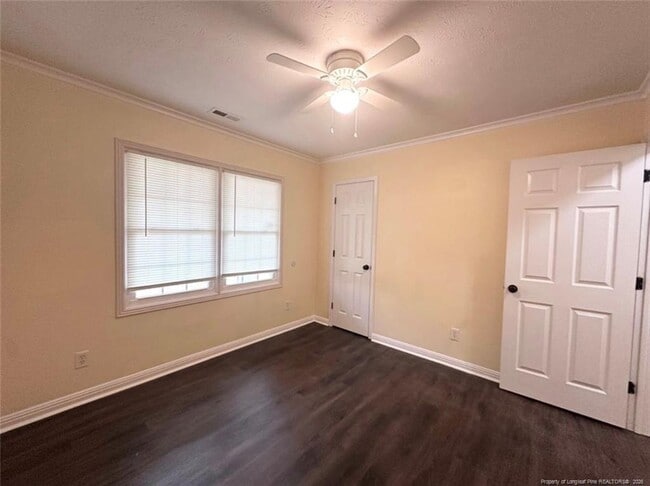 Building Photo - 1564 Rossmore Dr