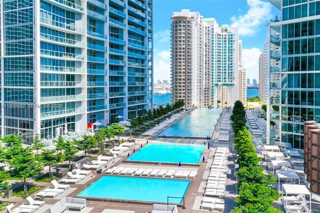 Building Photo - 465 Brickell Ave