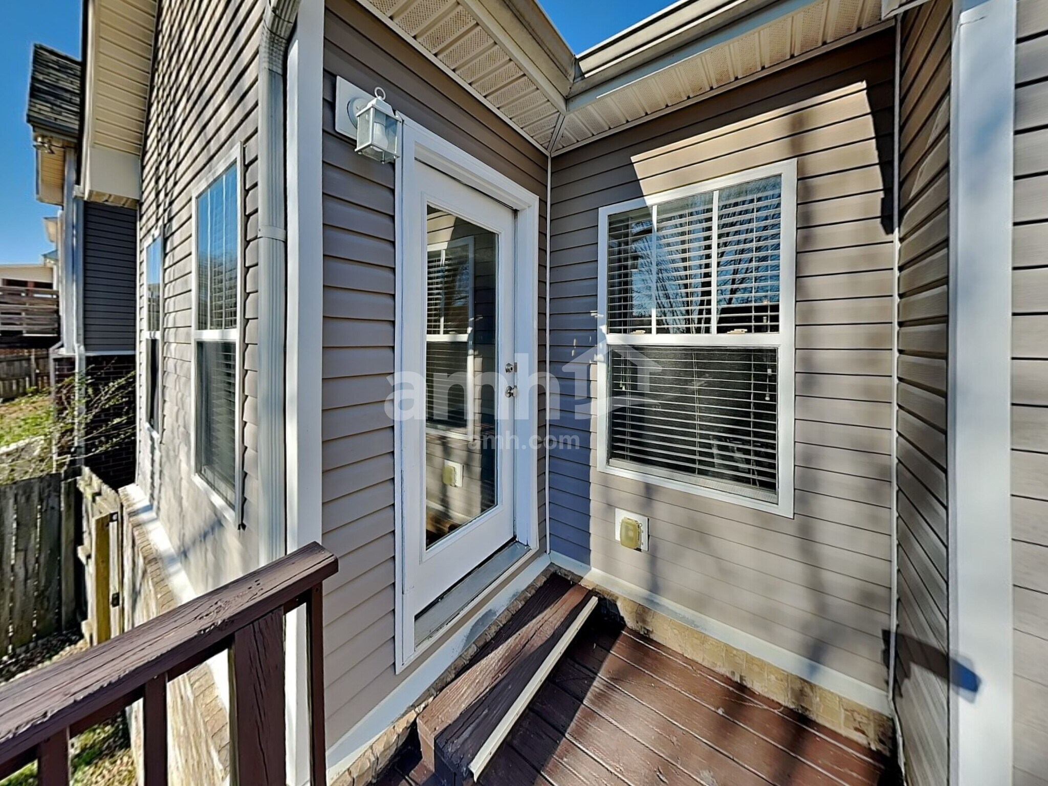 Building Photo - 1642 Zurich Dr