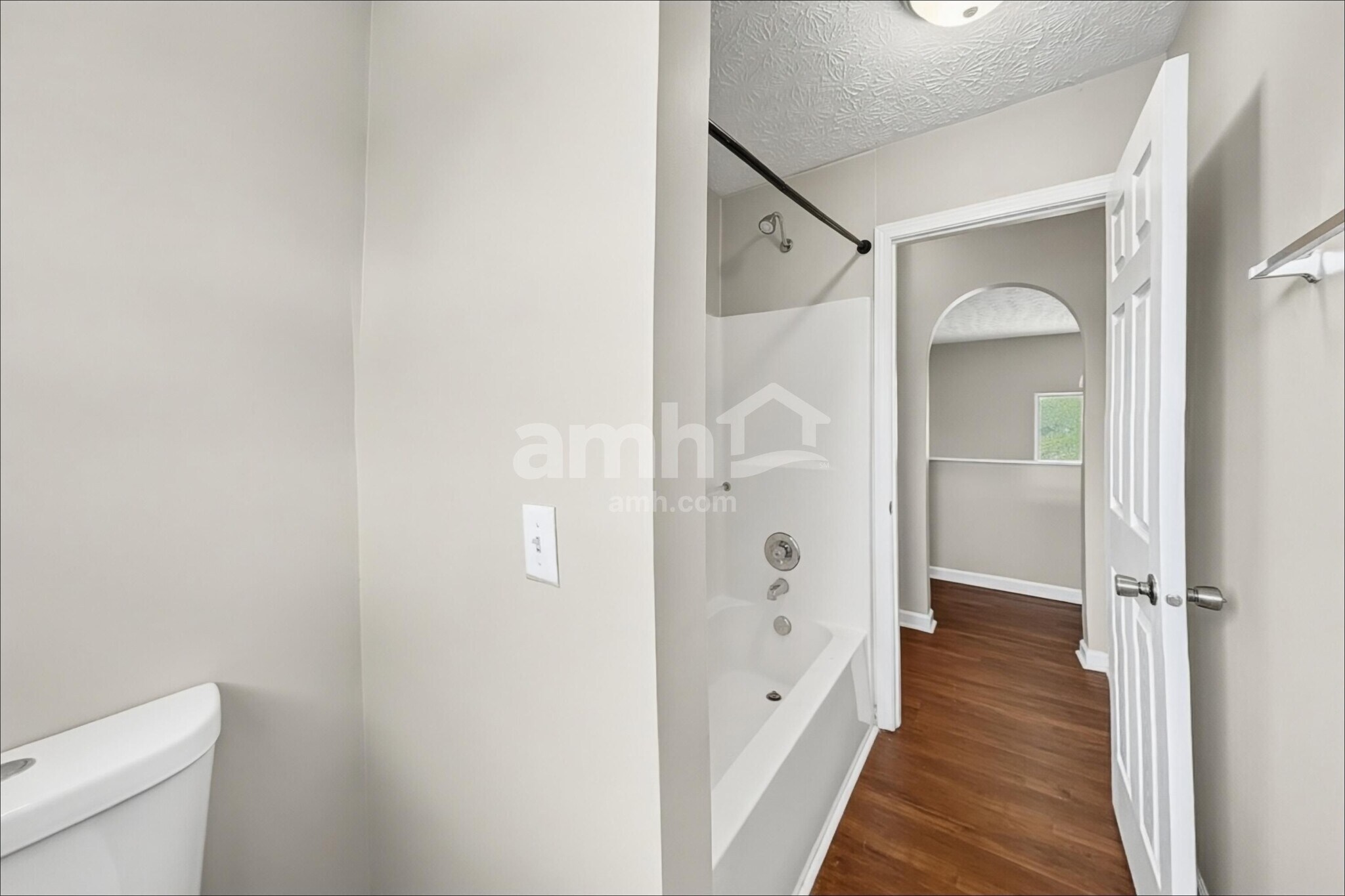 Building Photo - 368 Evergreen Cir