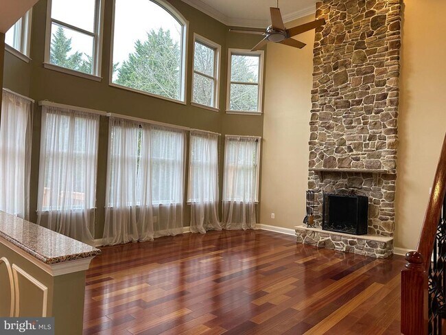 Building Photo - 3215 Spring Rain Ct