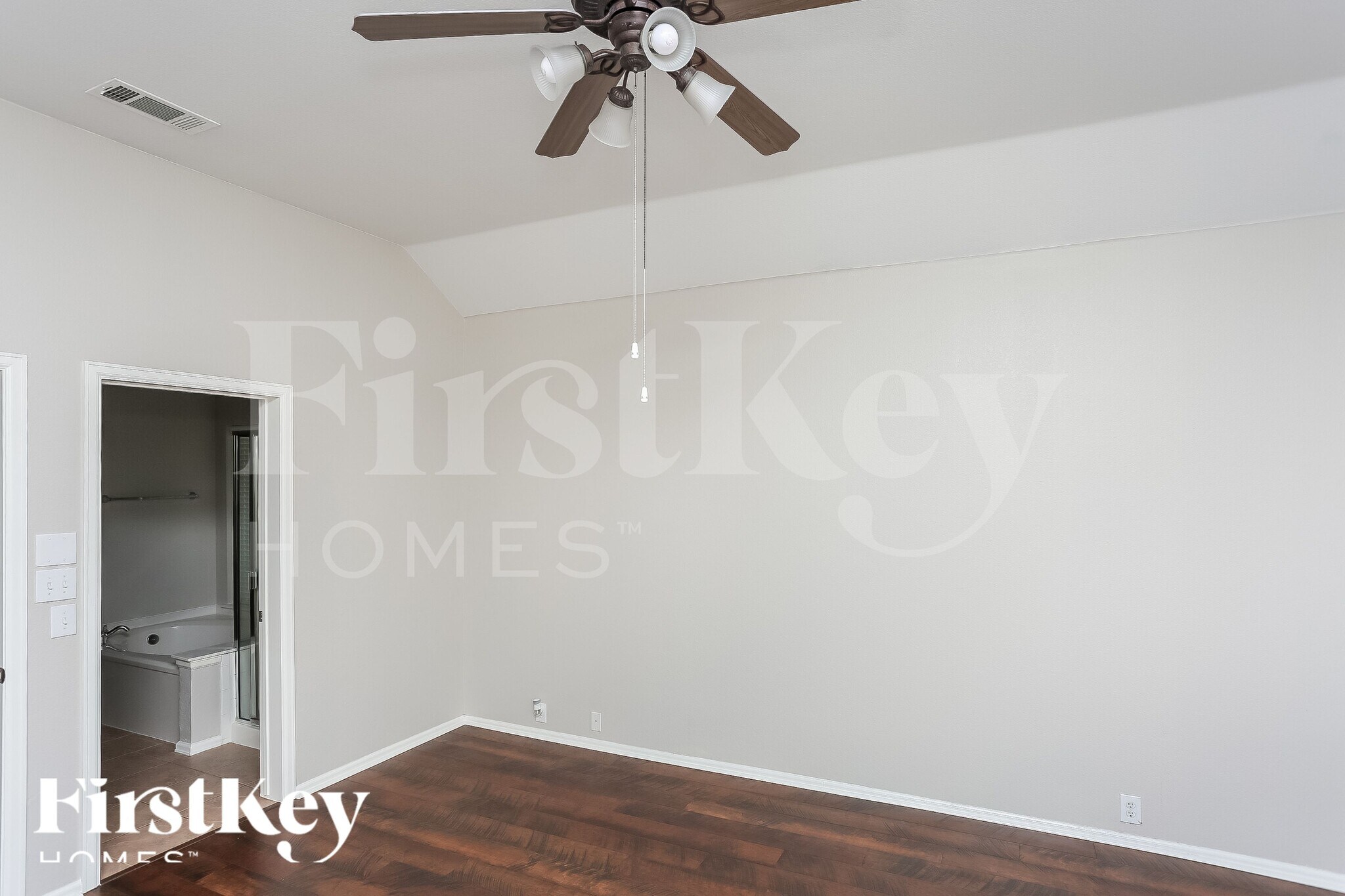 Building Photo - 2852 Maple Creek Dr