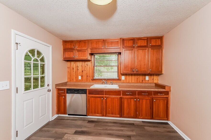 Building Photo - 417 19th Terrace NE