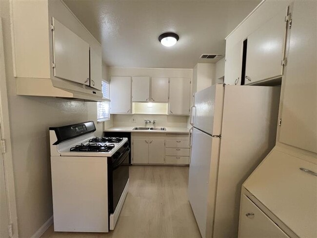 Building Photo - 4741 San Juan Ave