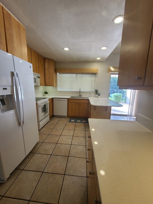 Building Photo - 8725 E San Ardo Dr