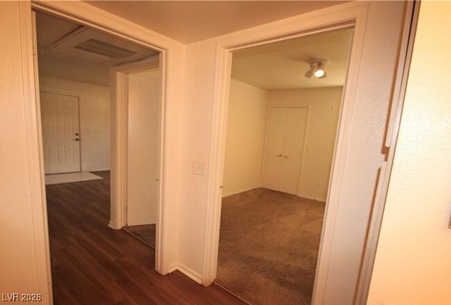 Building Photo - 555 E Silverado Ranch Blvd