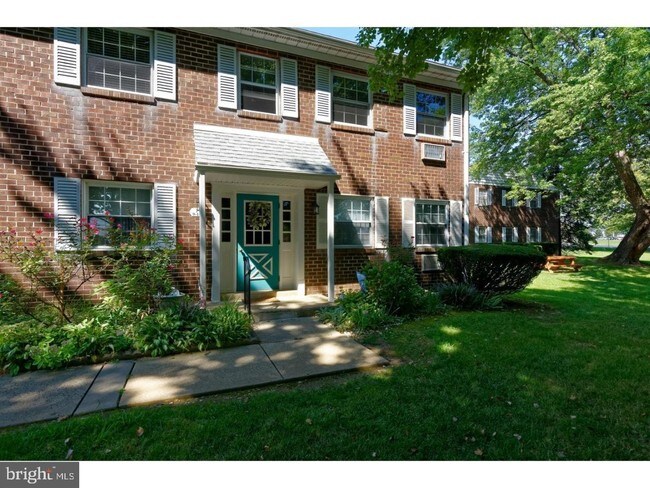 Building Photo - 224 Pennell Rd