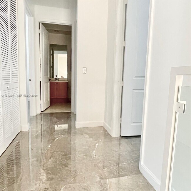 Building Photo - 3020 NW 125th Ave