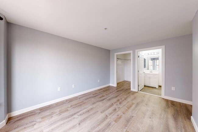 Building Photo - 120 Mountfort St