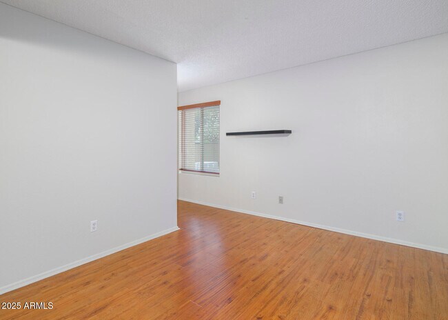 Building Photo - 30 E Brown Rd