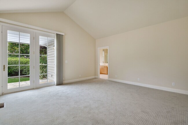 Building Photo - Luxury 4 bedroom/3 bathroom home in Menlo ...