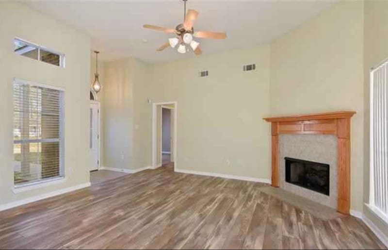 Building Photo - 608 S Cypress St