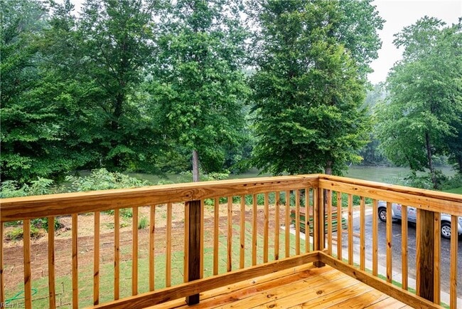 Building Photo - 701 Lakeview Cove