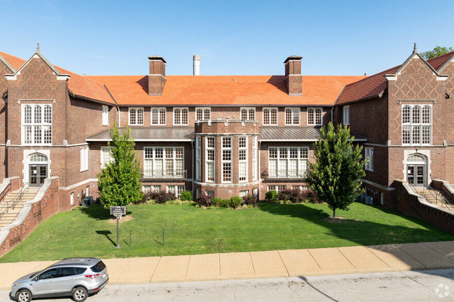 Front exterior - Lyon Apartments