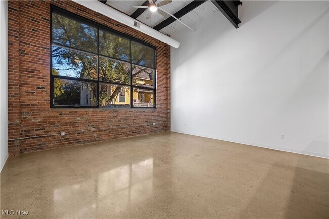 Building Photo - 2341 Scranton Rd