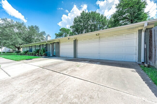 Building Photo - 5331 Imogene St