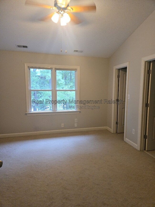Building Photo - 1647 Claiborne Ct