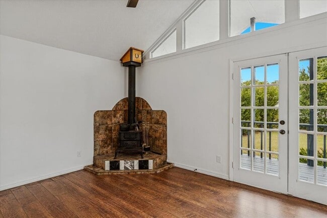 Building Photo - 521 Brookside Cir