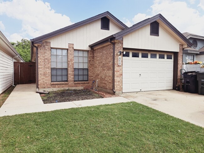 Primary Photo - 840 Topaz Ln
