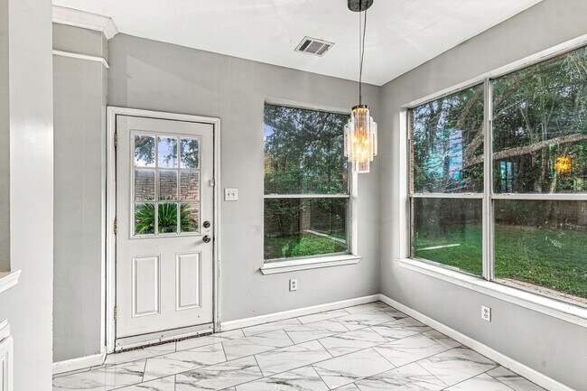 Building Photo - 1307 S Sandpiper Ct