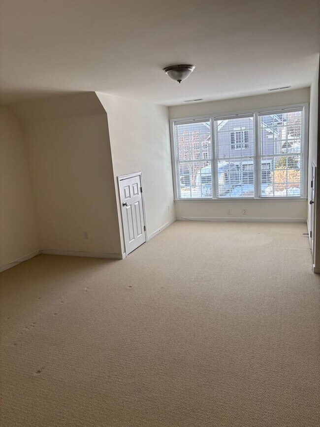 Building Photo - Great Home in Crozet!