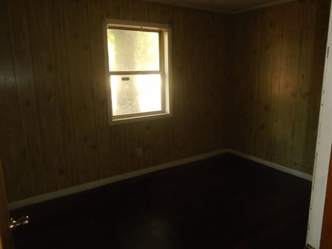 Building Photo - 310 Old Shaw Rd