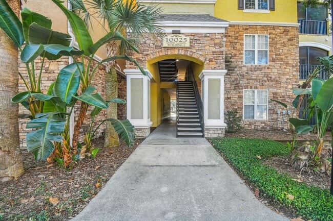 Building Photo - Elegant 1-Bedroom Condo with Lakeside Views in Resort-Style Community