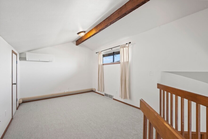 Loft - 501 Manhattan Dr