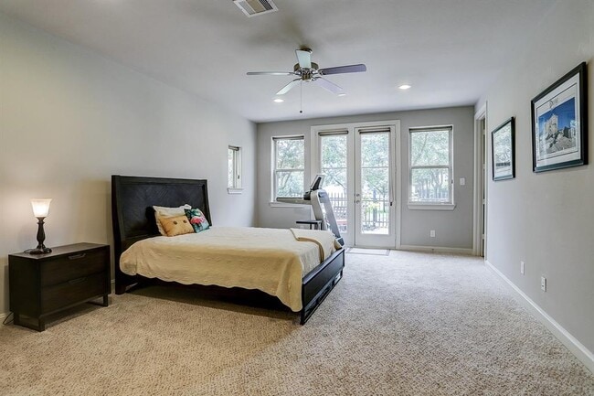 Building Photo - 10912 Wrenwood Park