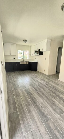 Building Photo - 25400 Sand Creek Trl