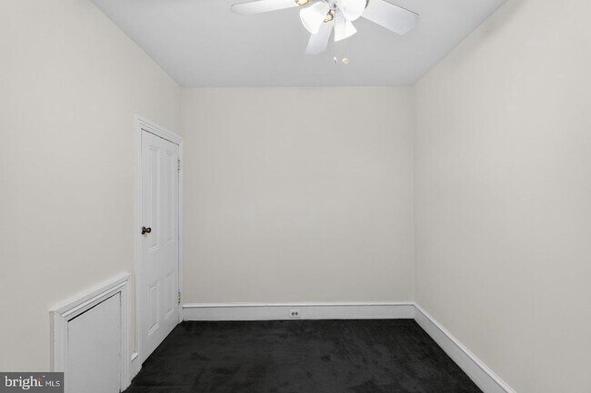 Building Photo - 459 Martin St