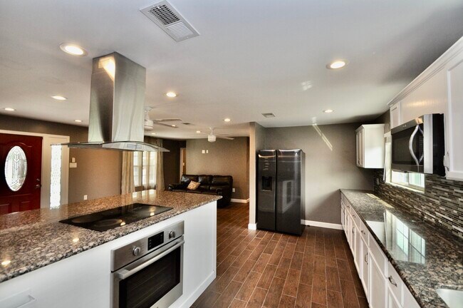 Building Photo - 6418 Treaschwig Rd