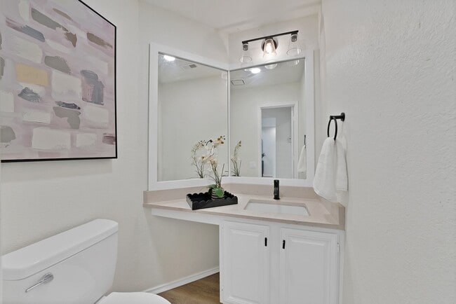 Building Photo - 7548 Meadow Creek Dr
