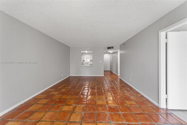 Building Photo - 3150 W Rolling Hills Cir